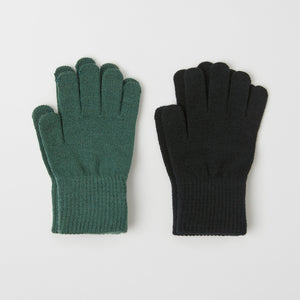 Green Kids Magic Gloves Multipack from the Polarn O. Pyret outerwear collection. Made using ethically sourced materials.