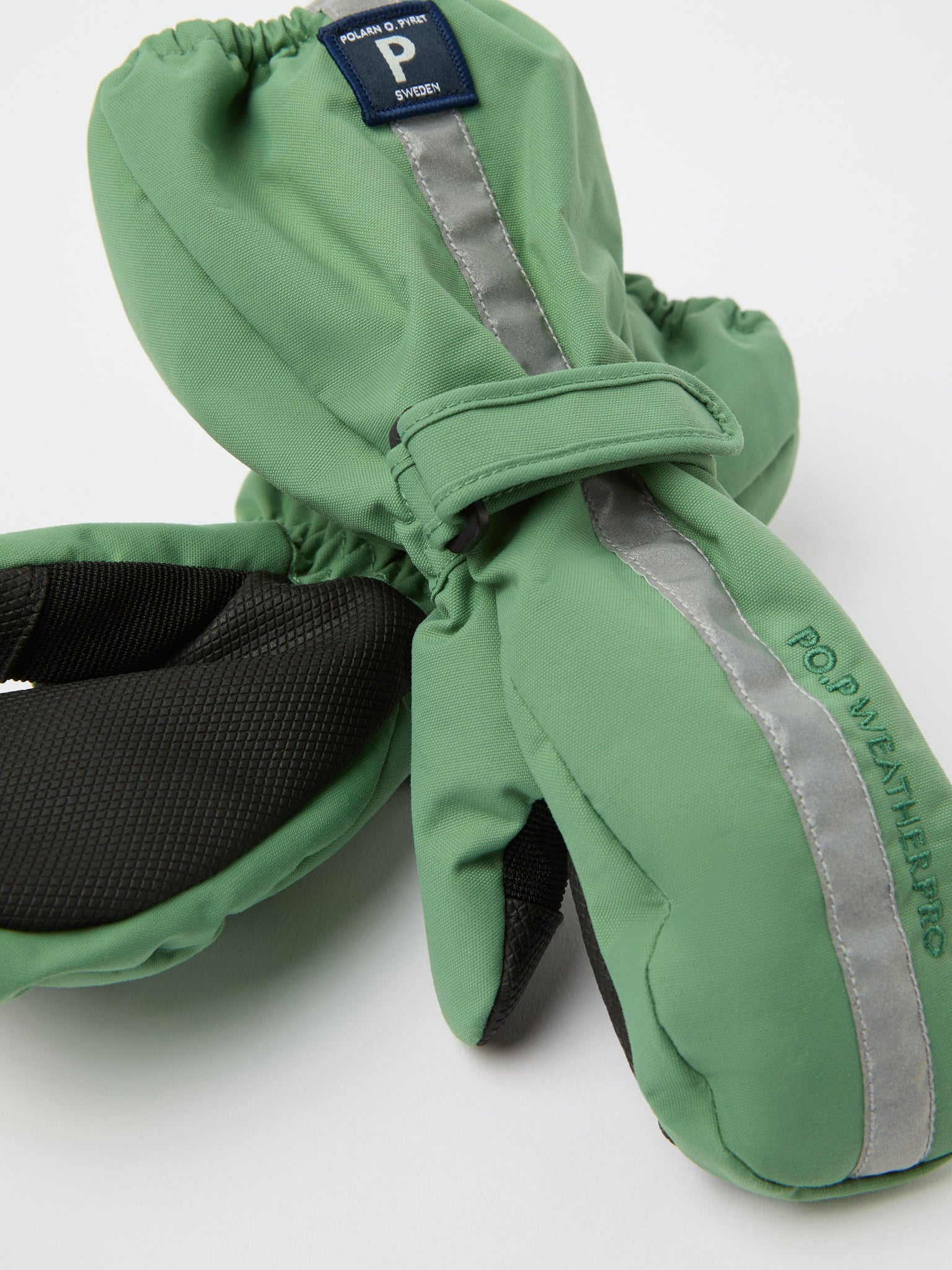 Green Padded Shell Kids Mittens from the Polarn O. Pyret kidswear collection. The best ethical kids outerwear.