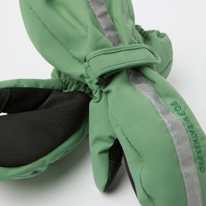 Green Padded Shell Kids Mittens from the Polarn O. Pyret kidswear collection. The best ethical kids outerwear.