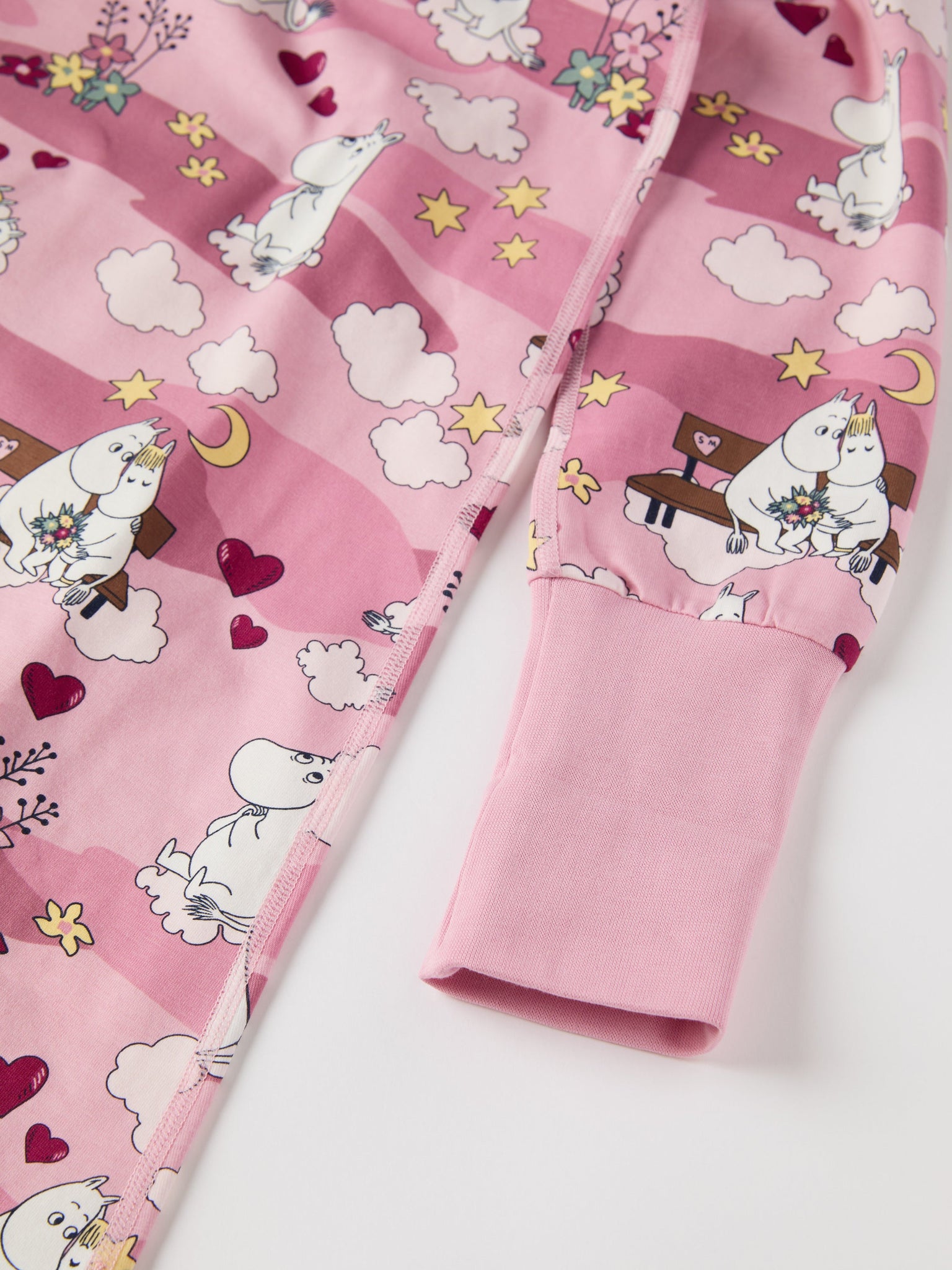 Moomin Print Kids Pyjamas from the Polarn O. Pyret kidswear collection. Nordic kids clothes made from sustainable sources.