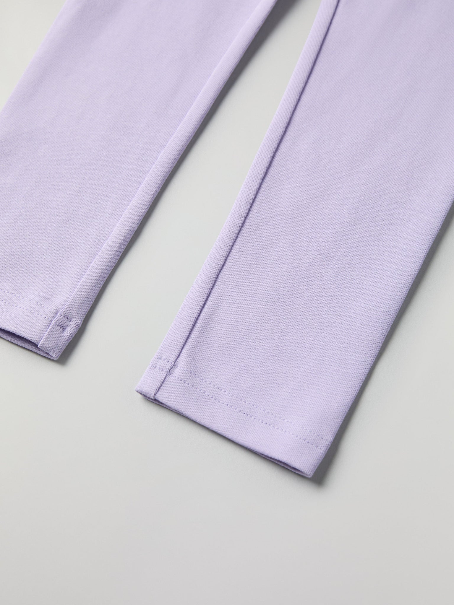 Purple Organic Cotton Kids Leggings from Polarn O. Pyret kidswear. Nordic kids clothes made from sustainable sources.